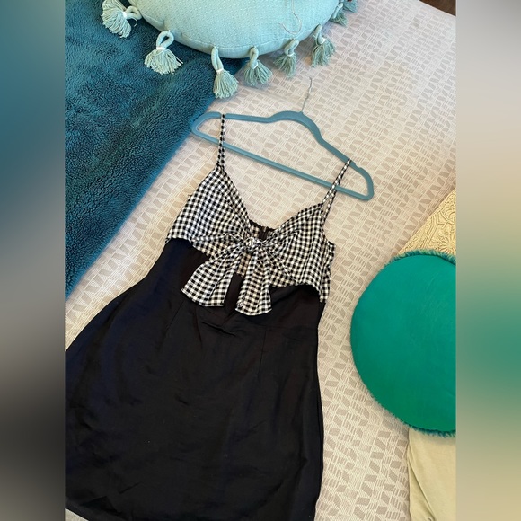 Reformation Linen Gingham dress. Size 8 - Picture 4 of 7